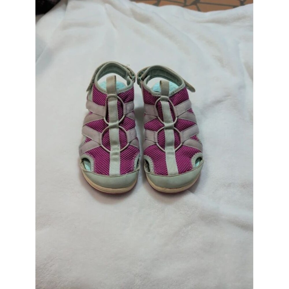 Lands End youth size 3M water shoes